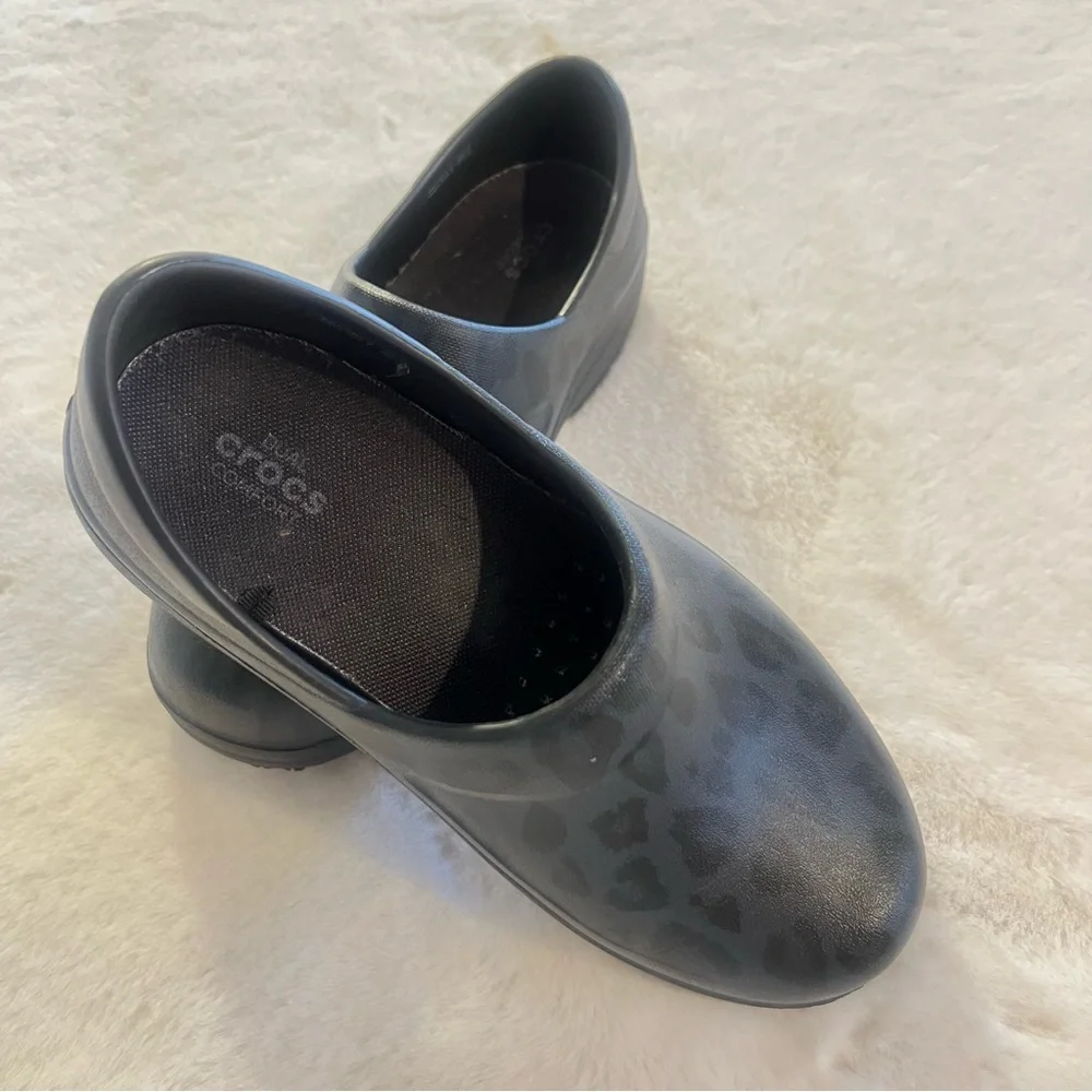 CROCS women Black‎ Leopard Slippers